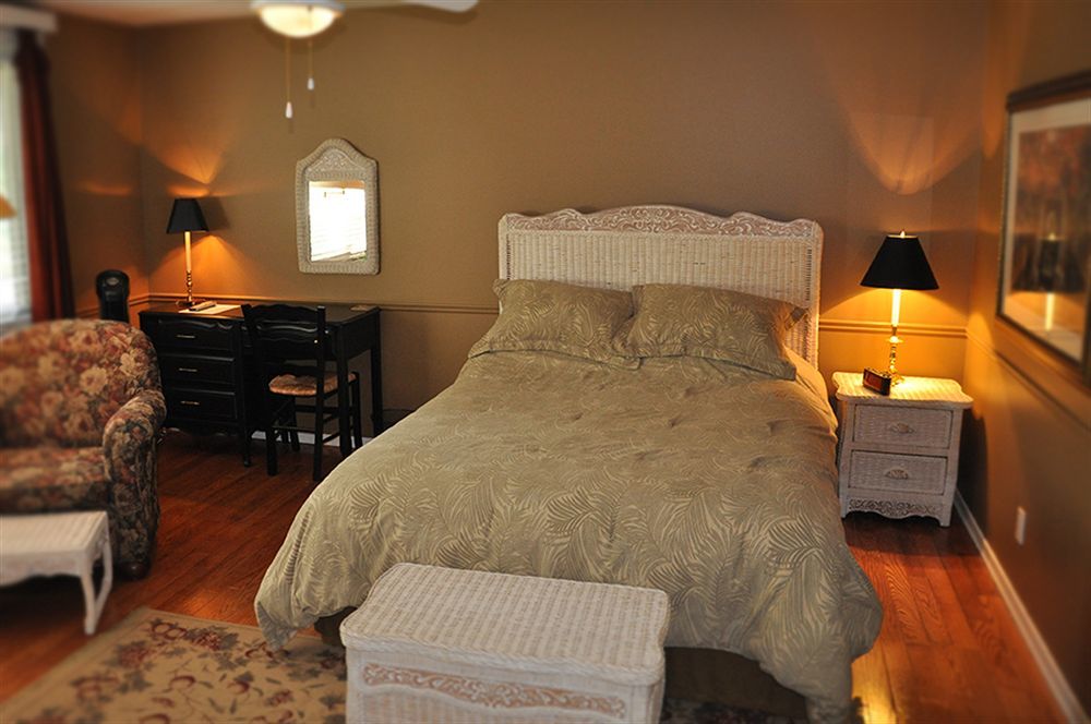 Forest Hill Bed And Breakfast Kitchener Exterior foto